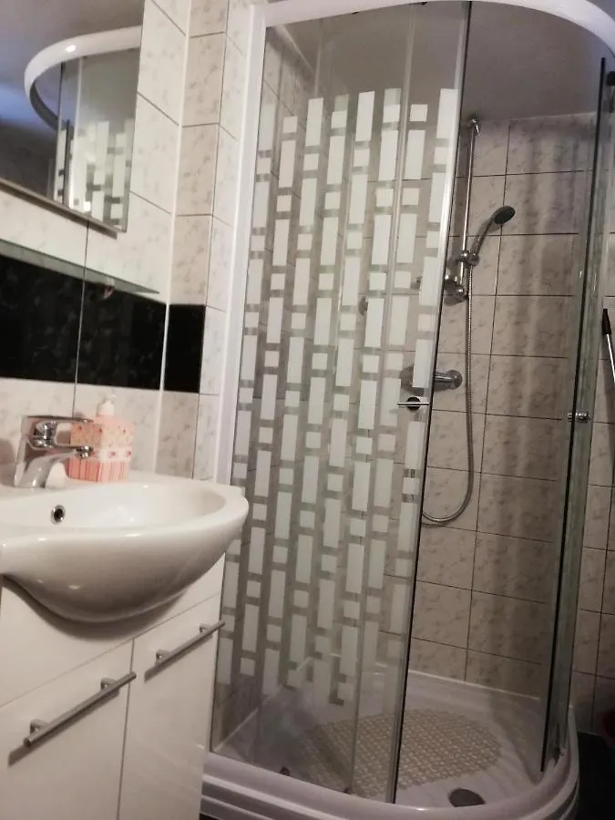 Apartman Cvita Tkon 0*,