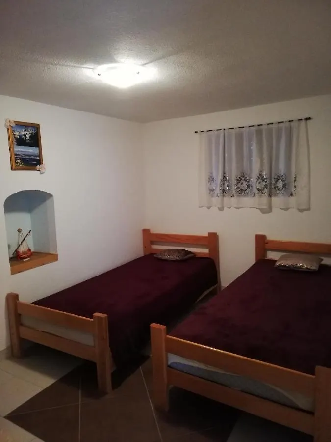 Apartman Cvita Tkon Apartmán